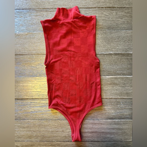 Women’s Turtleneck Sleeveless Bodysuit - Forever 21 - Maroon Knit Checkered S/M - Picture 2 of 5
